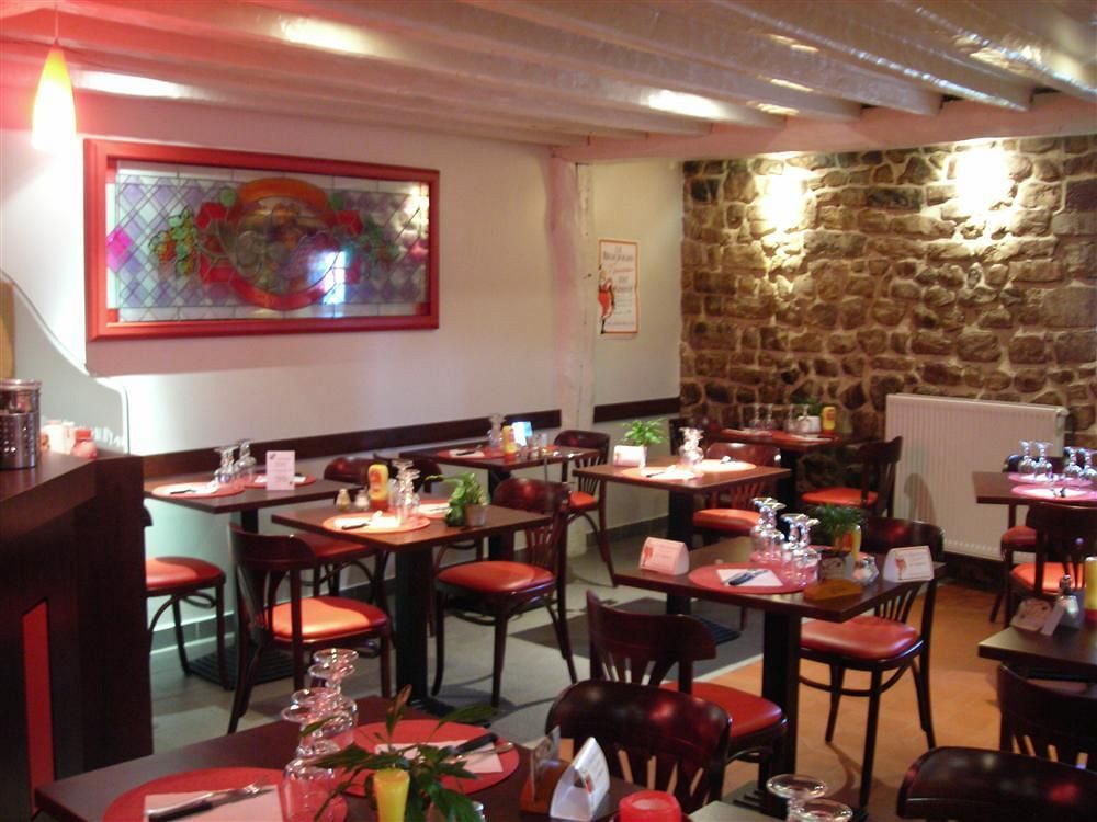 Logis Hotel De France Restaurant Grill Донфрон Экстерьер фото