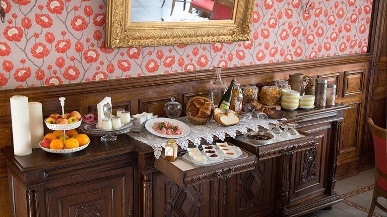 Logis Hotel De France Restaurant Grill Донфрон Экстерьер фото
