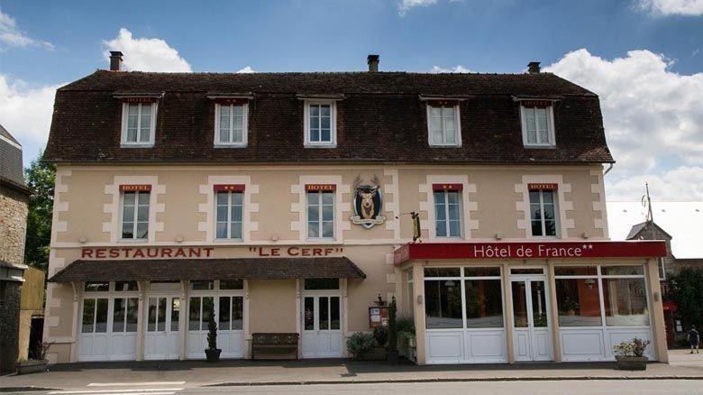 Logis Hotel De France Restaurant Grill Донфрон Экстерьер фото